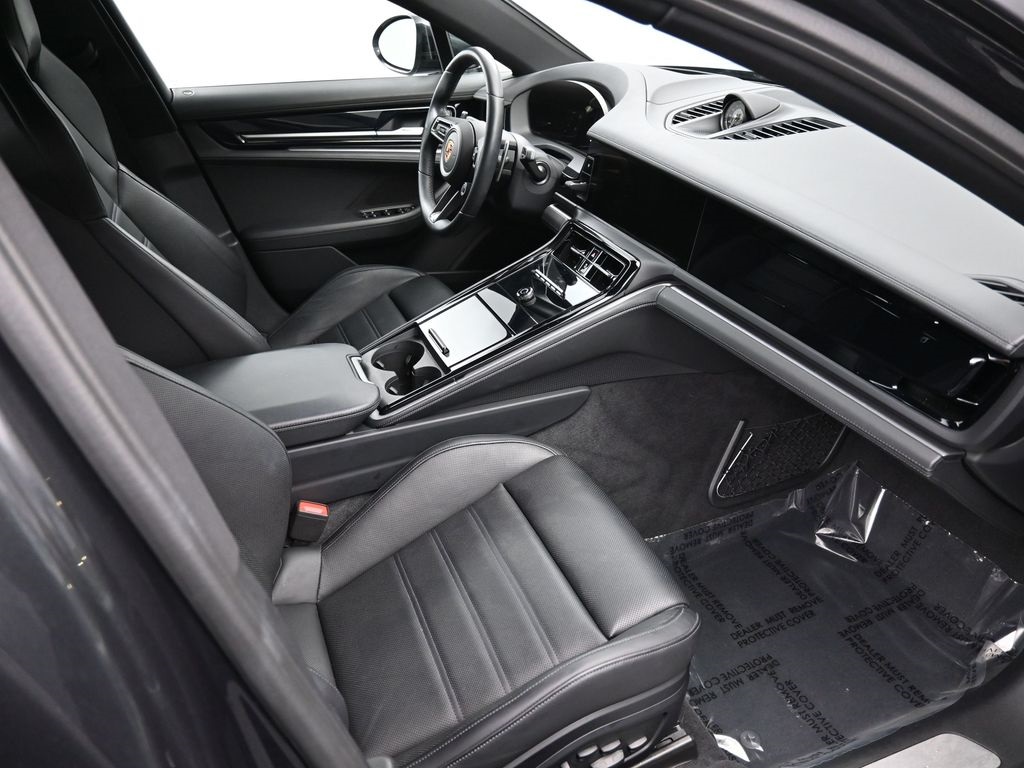 2024 Porsche Panamera Base photo 9