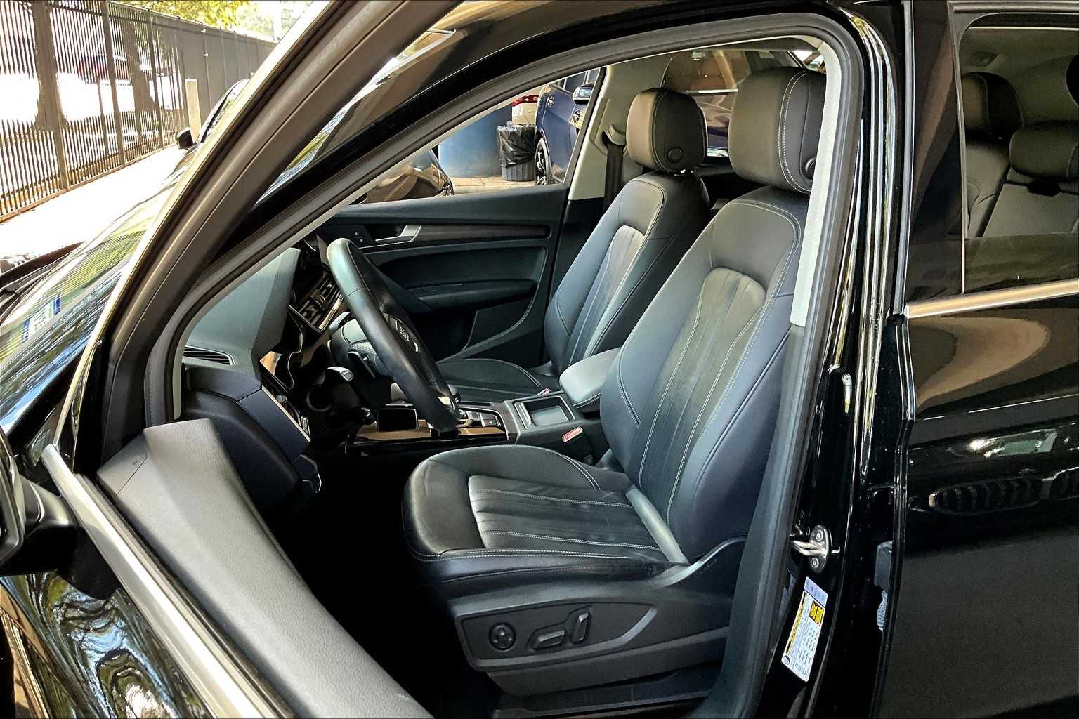 2022 Audi Q5 S line Premium photo 6