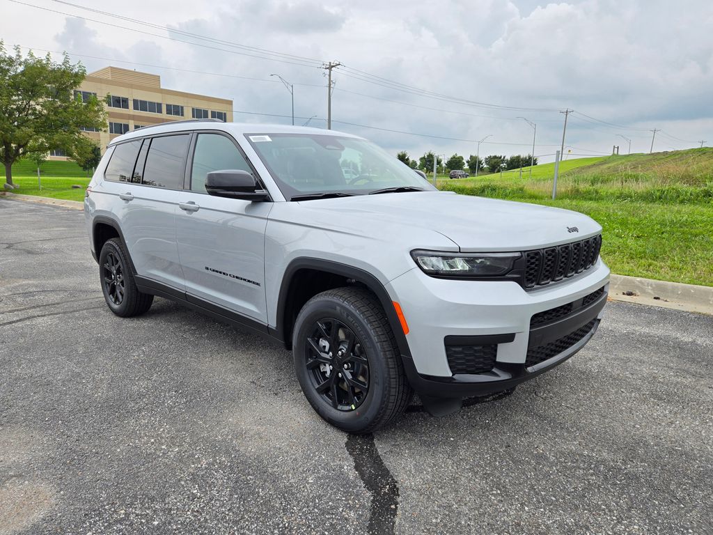 2025 Jeep Grand Cherokee L Altitude's photo