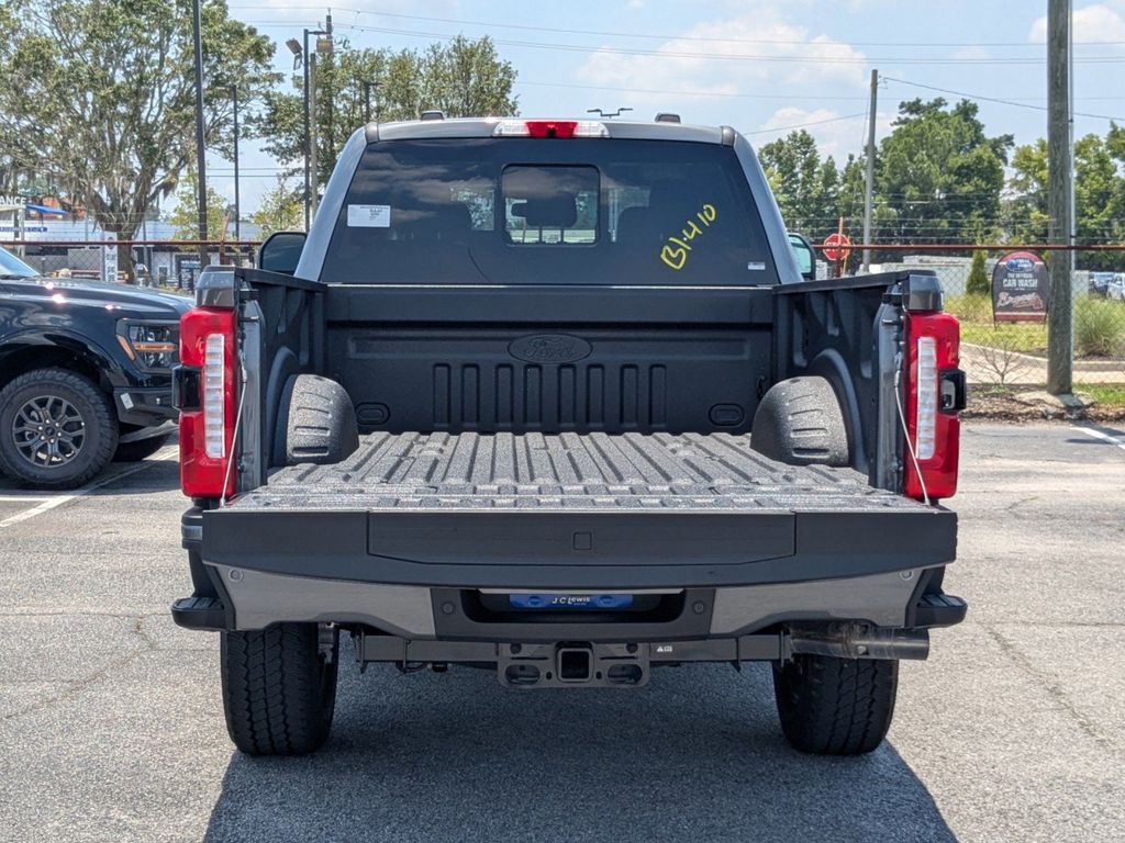 2025 Ford F-250 Lariat photo 13