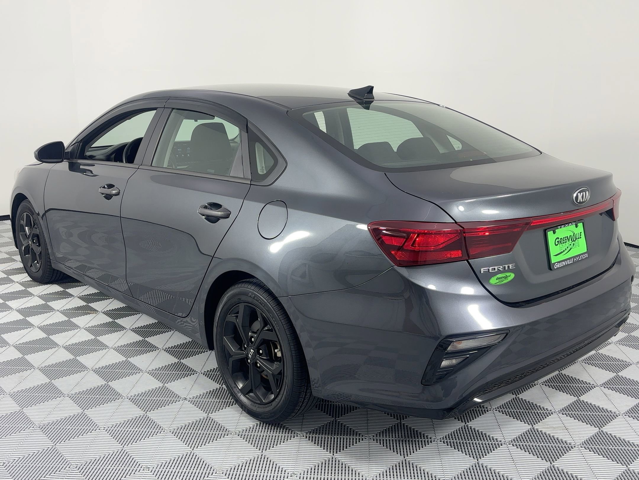 2021 Kia Forte LXS photo 2