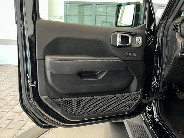 2022 Jeep Wrangler Unlimited Sahara 4xe photo 10