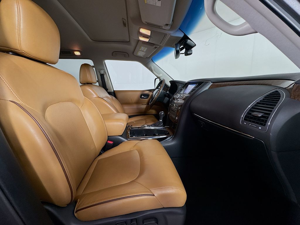 2017 Infiniti QX80 photo 33