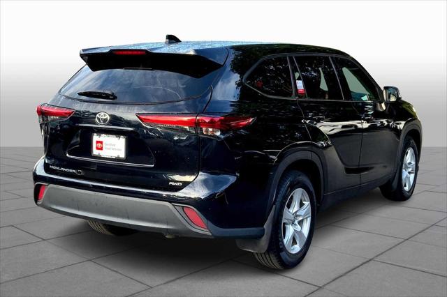 2021 Toyota Highlander L photo 10