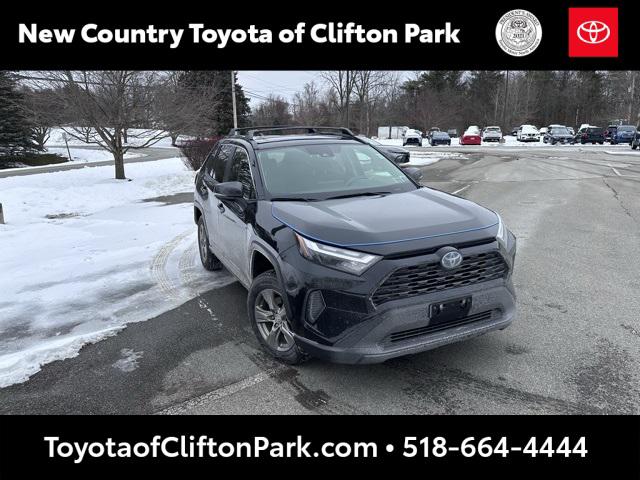 2022 Toyota RAV4 XLE's photo