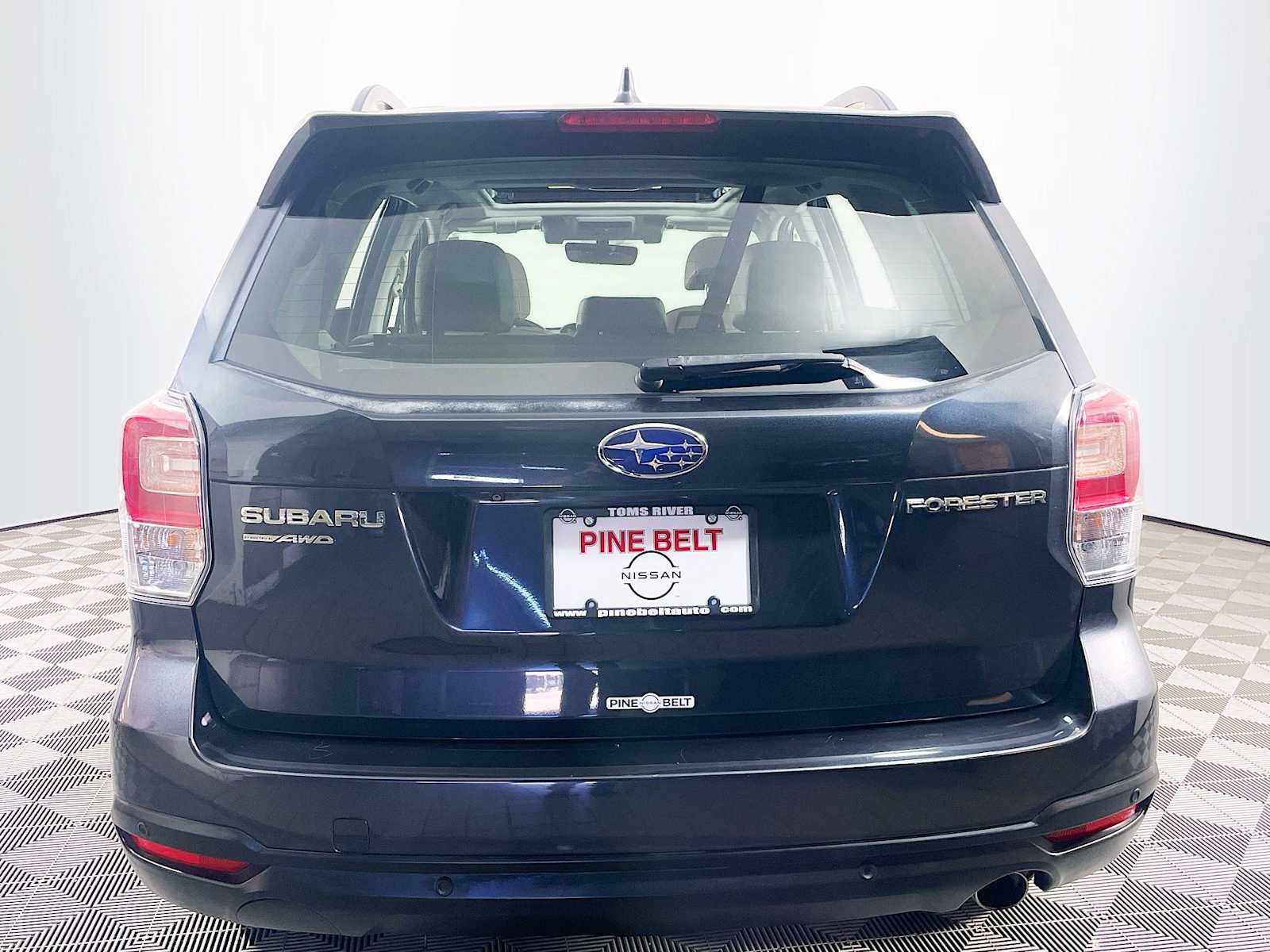 2018 Subaru Forester Touring photo 5