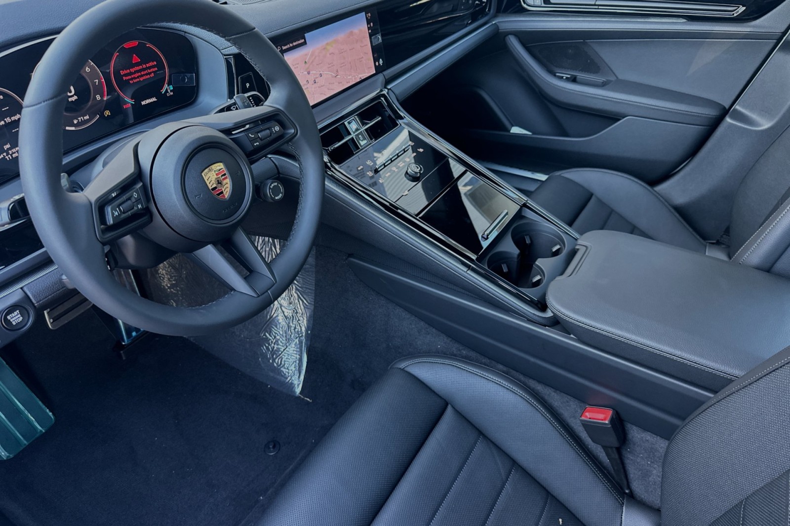 2025 Porsche Panamera 4 photo 4