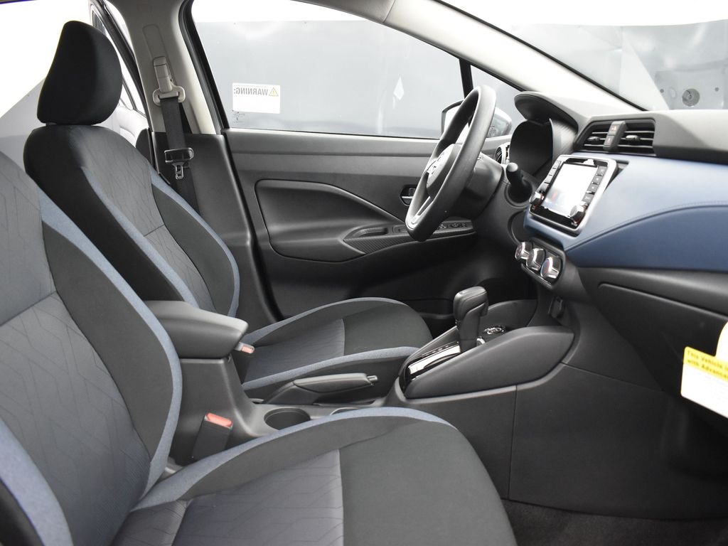 2025 Nissan Versa 1.6 SV photo 21