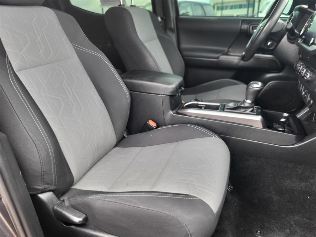 2020 Toyota Tacoma TRD Off-Road photo 17