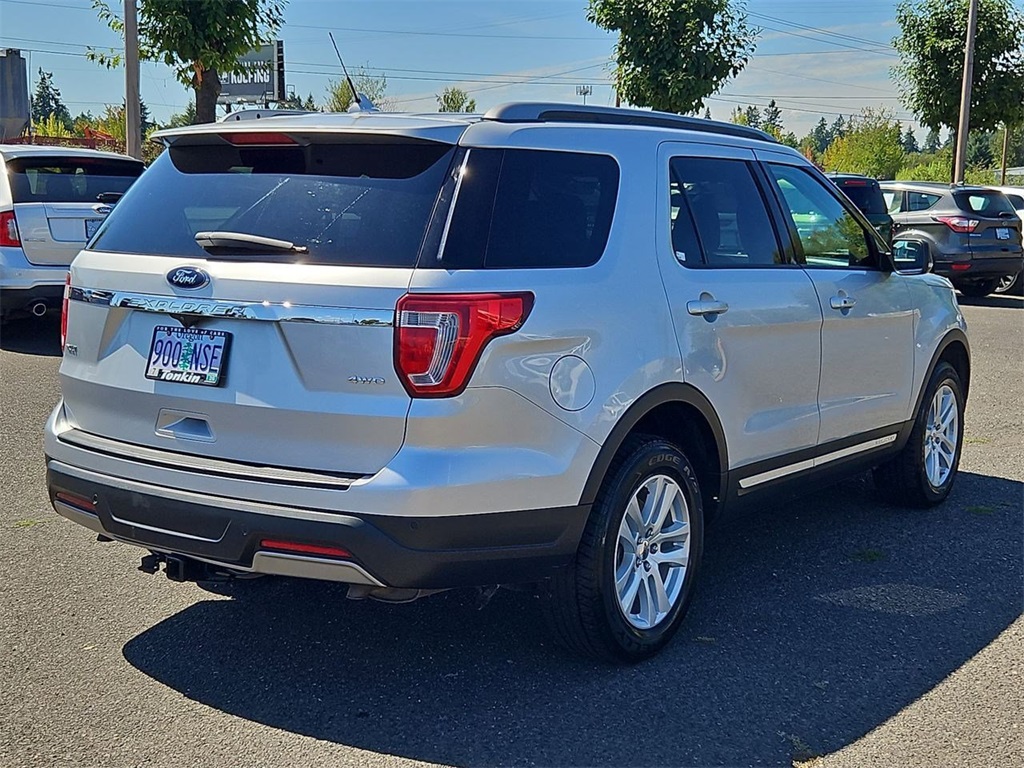 2019 Ford Explorer XLT photo 4
