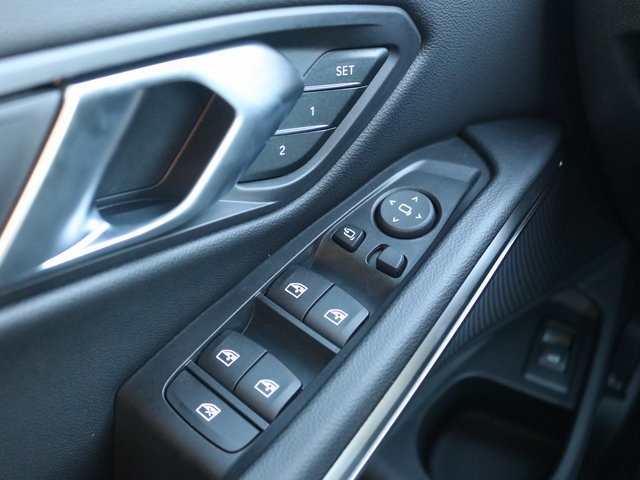 2025 Bmw 330i xDrive photo 17