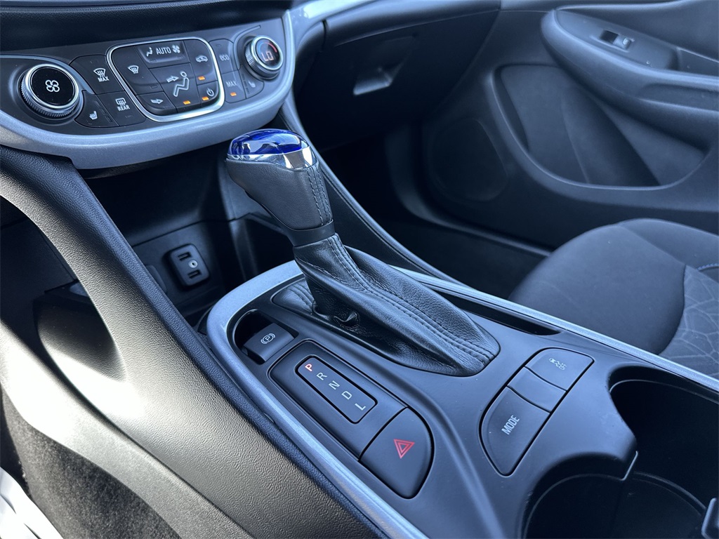 2018 Chevrolet Volt LT photo 19