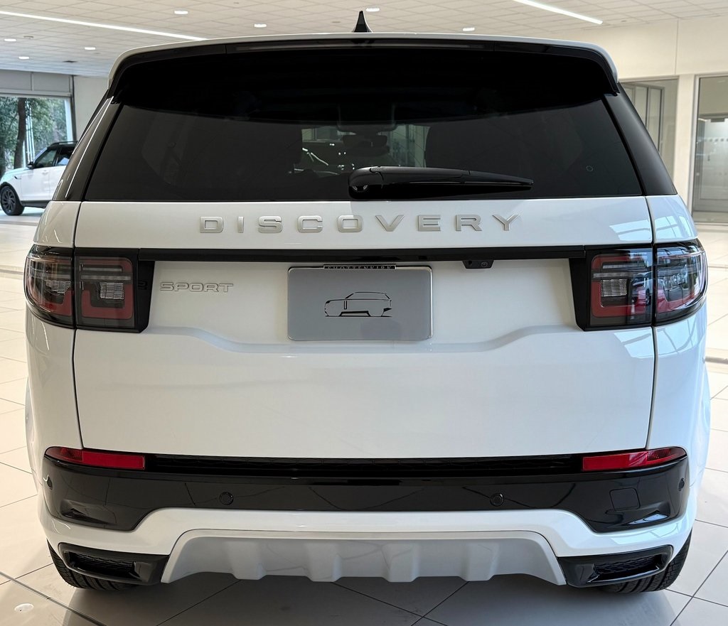 2025 Land Rover Discovery Sport S photo 2