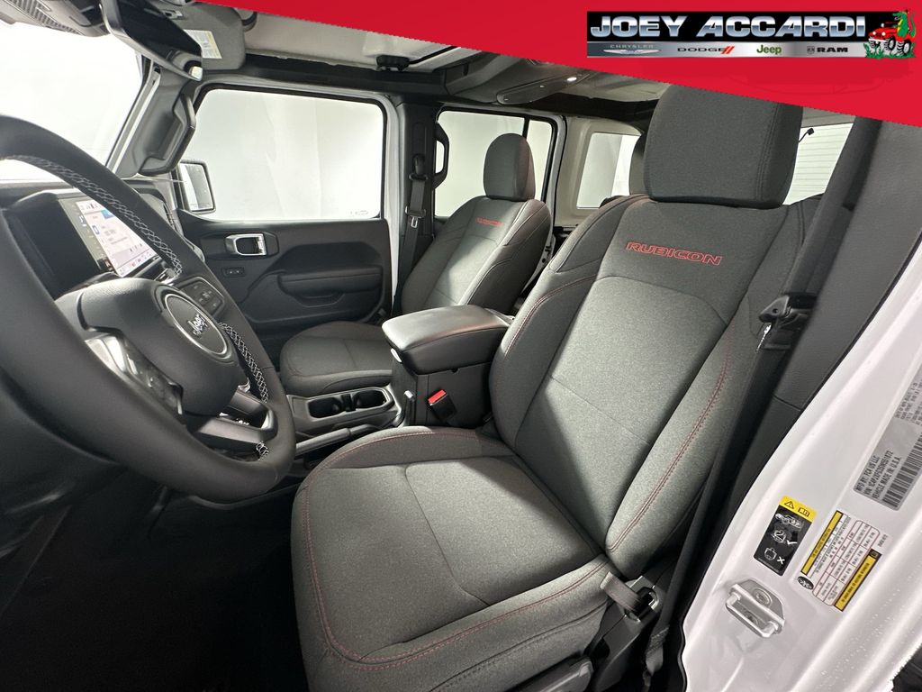 2025 Jeep Wrangler Rubicon photo 11