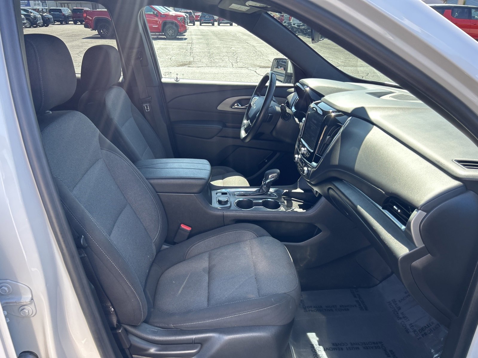 2023 Chevrolet Traverse Cloth photo 40