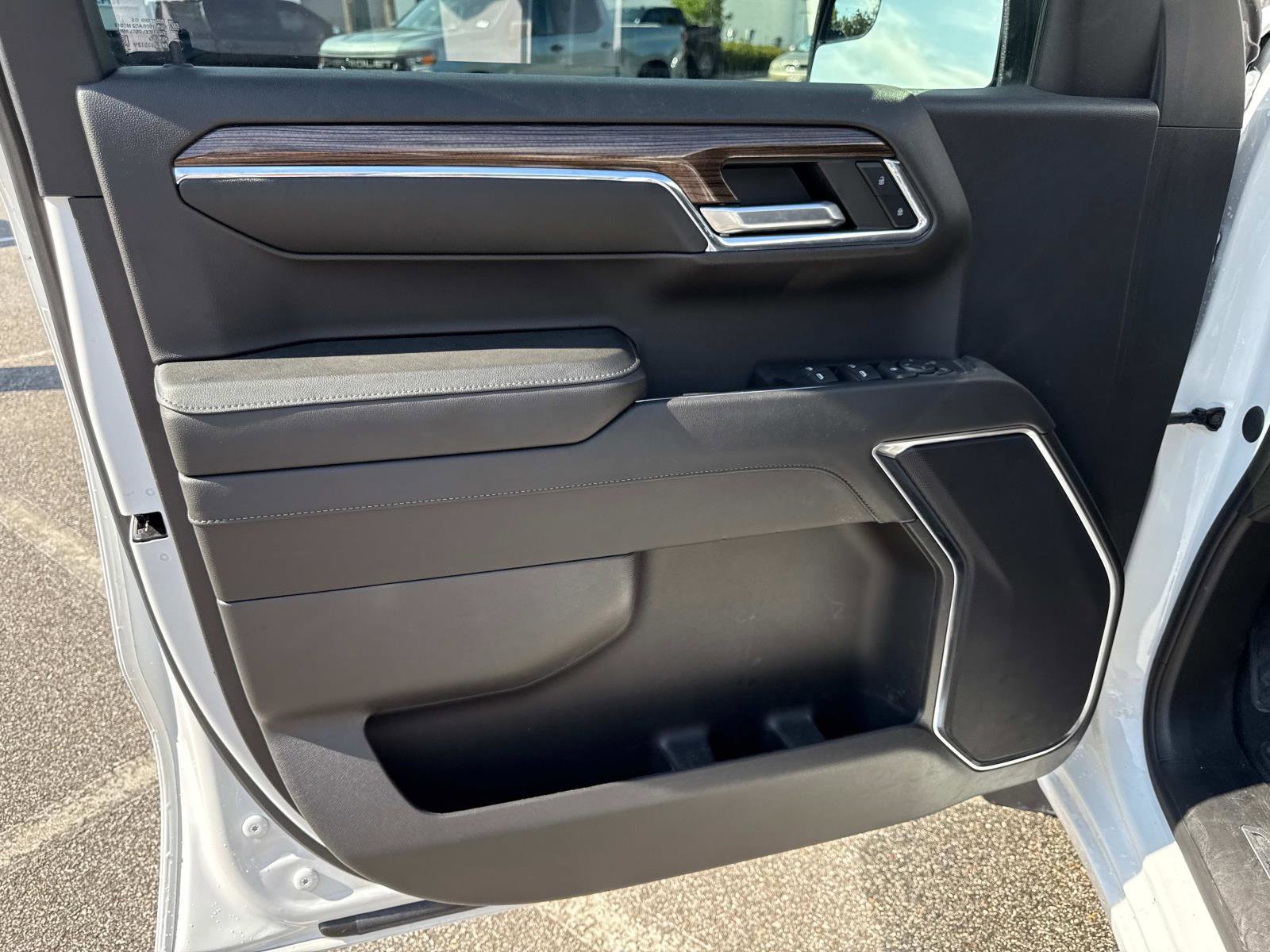 2024 Chevrolet Silverado 1500 RST photo 22