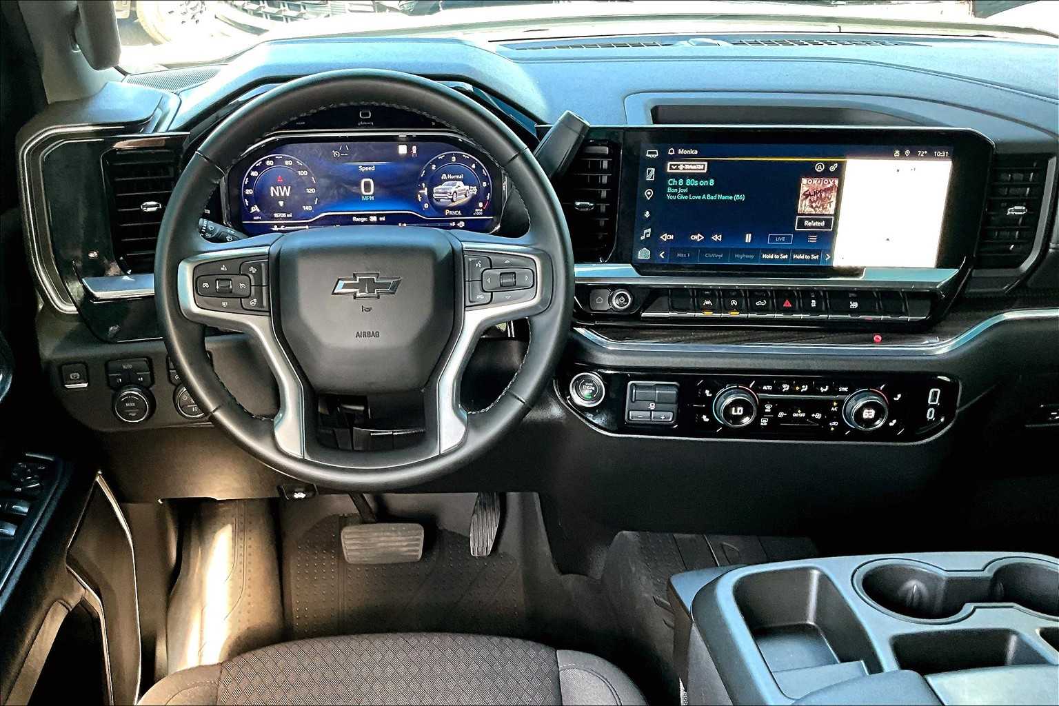 2024 Chevrolet Silverado 1500 RST photo 4