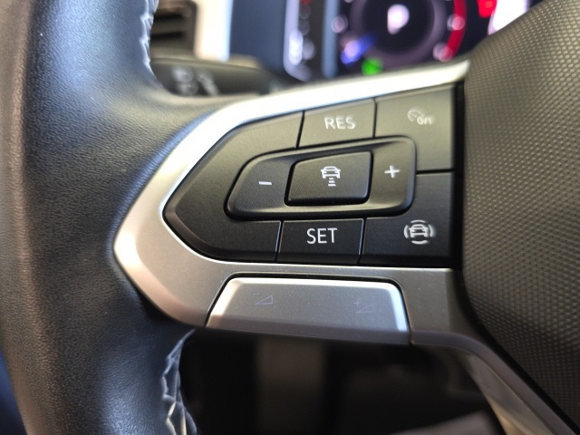 2022 Volkswagen Atlas Cross Sport V6 SE Technology photo 25