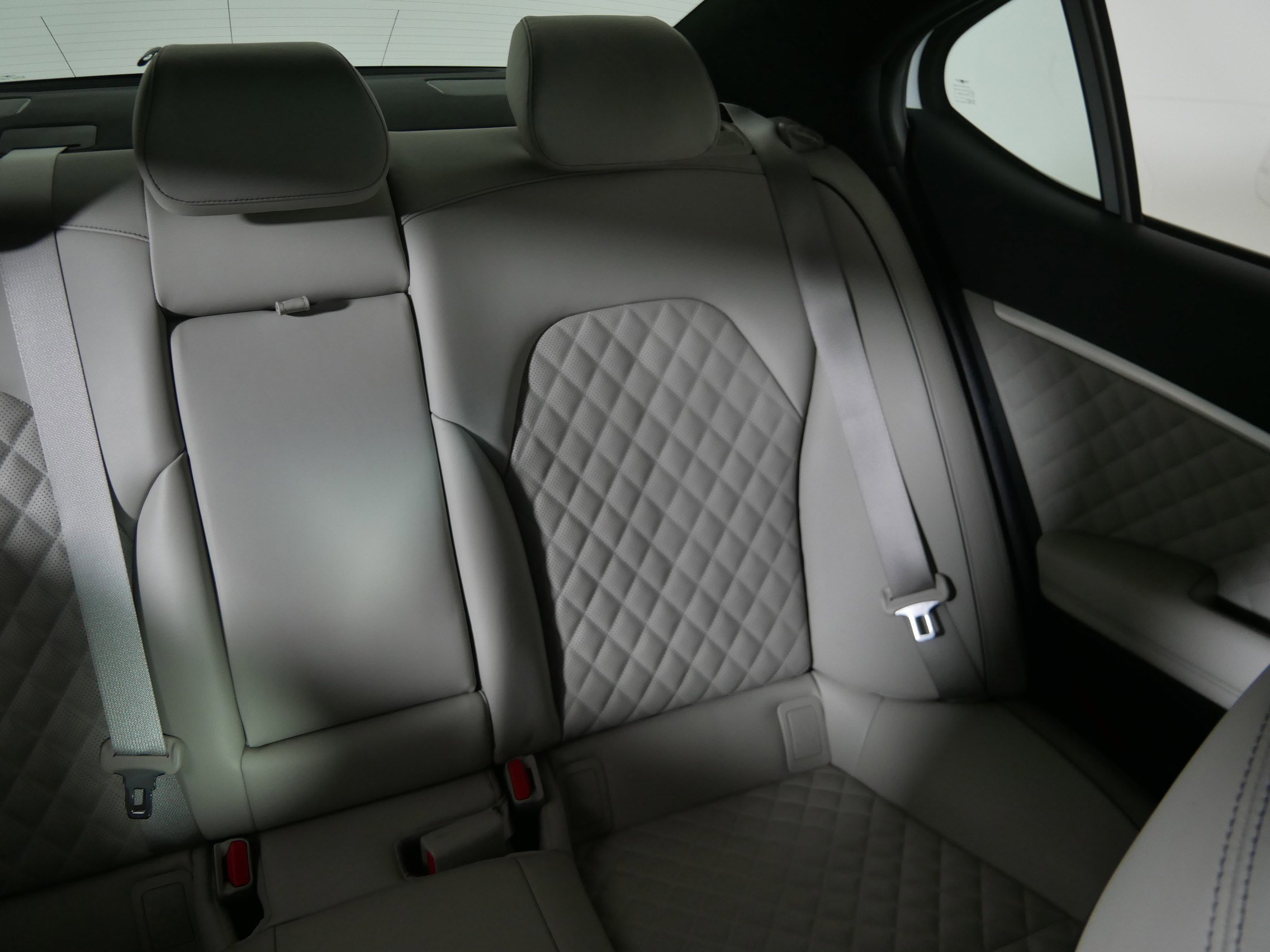 2022 Genesis G70 3.3T photo 14