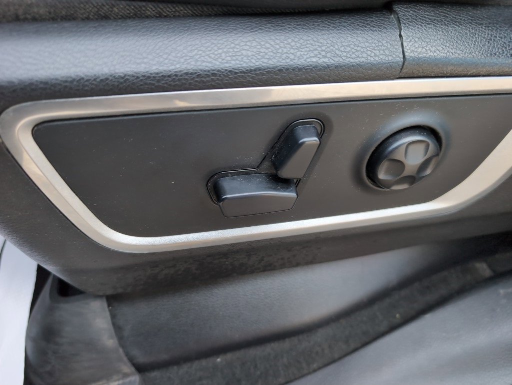 2020 Ram 1500 Laramie photo 10