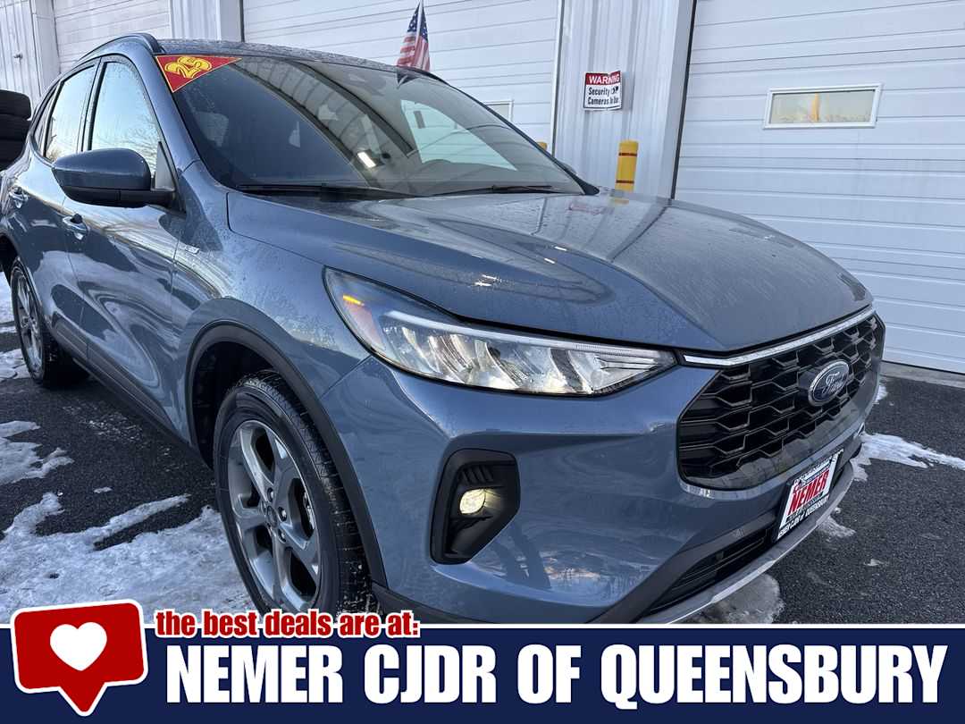 2025 Ford Escape ST-Line Select's photo