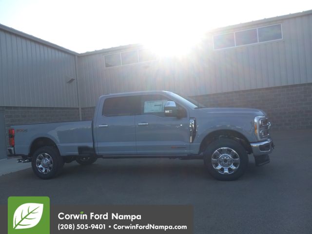 2025 Ford F-350 King Ranch photo 2