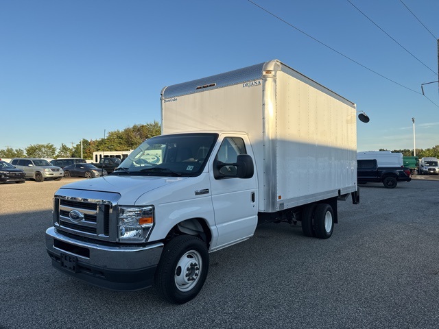 2024 Ford E-350 Base photo 3