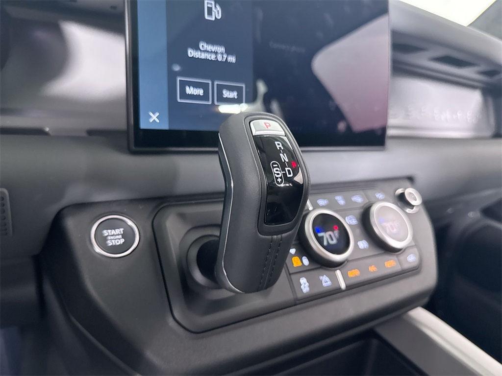 2025 Land Rover Defender 110 V8 photo 15