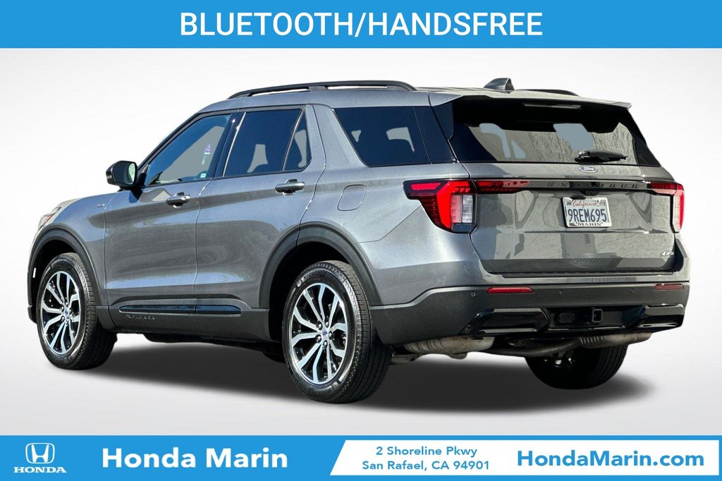 2025 Ford Explorer ST-Line photo 4