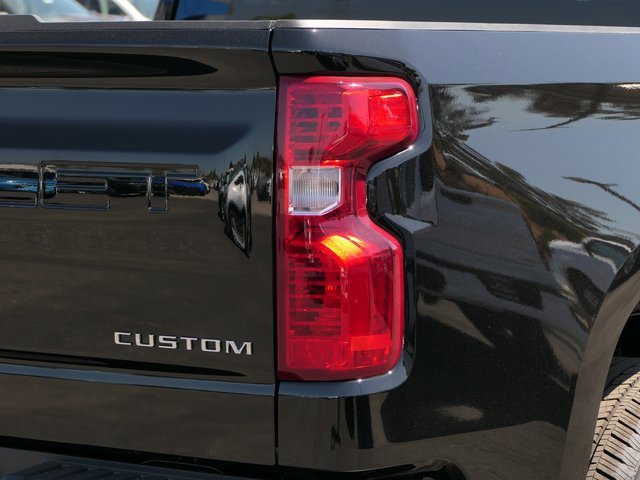 2026 Chevrolet Silverado 1500 Custom photo 4