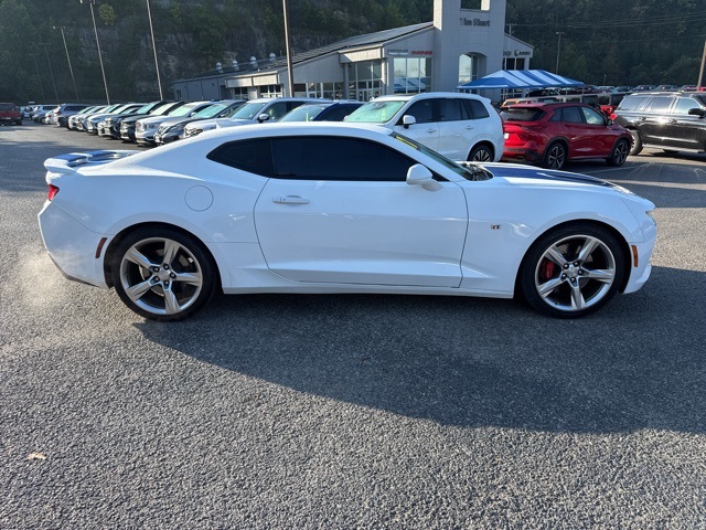 2017 Chevrolet Camaro SS photo 2