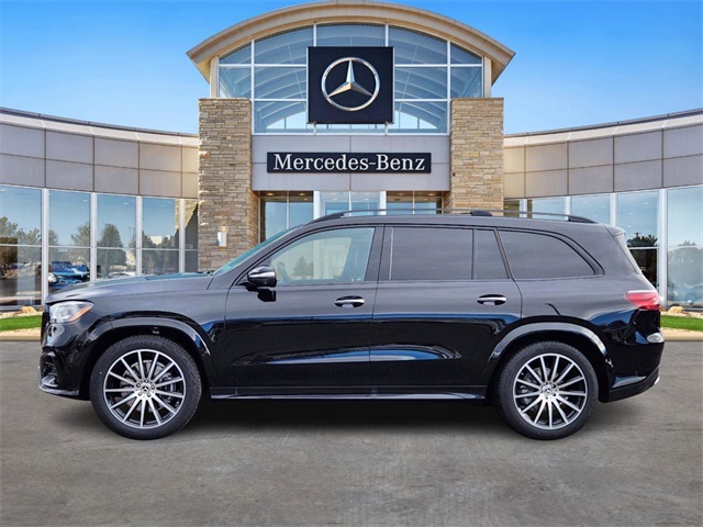 2025 Mercedes Benz GLS 450 4MATIC photo 2