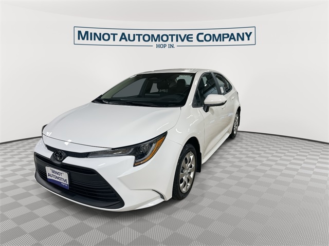 2026 Toyota Corolla LE photo 2