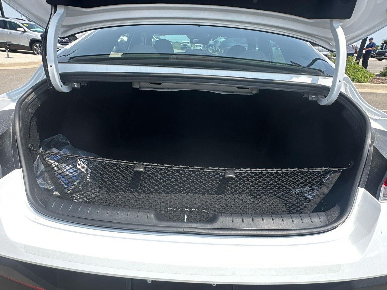 2025 Hyundai Elantra SEL Sport photo 25