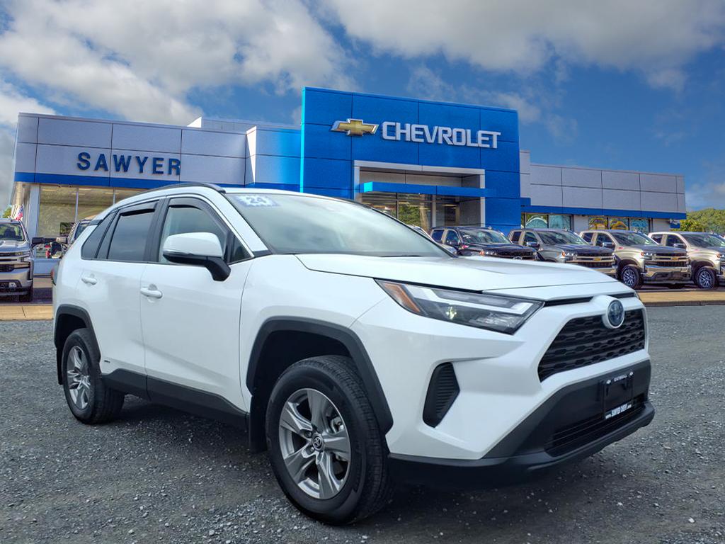 2024 Toyota RAV4 XLE's photo