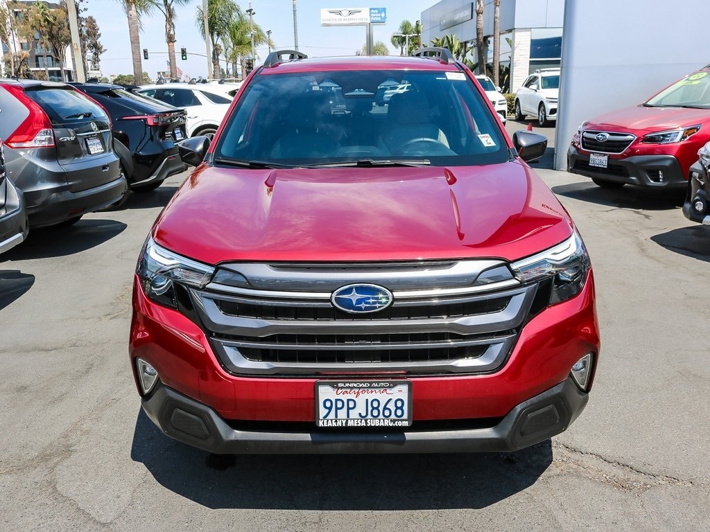 2025 Subaru Forester Premium Base photo 2