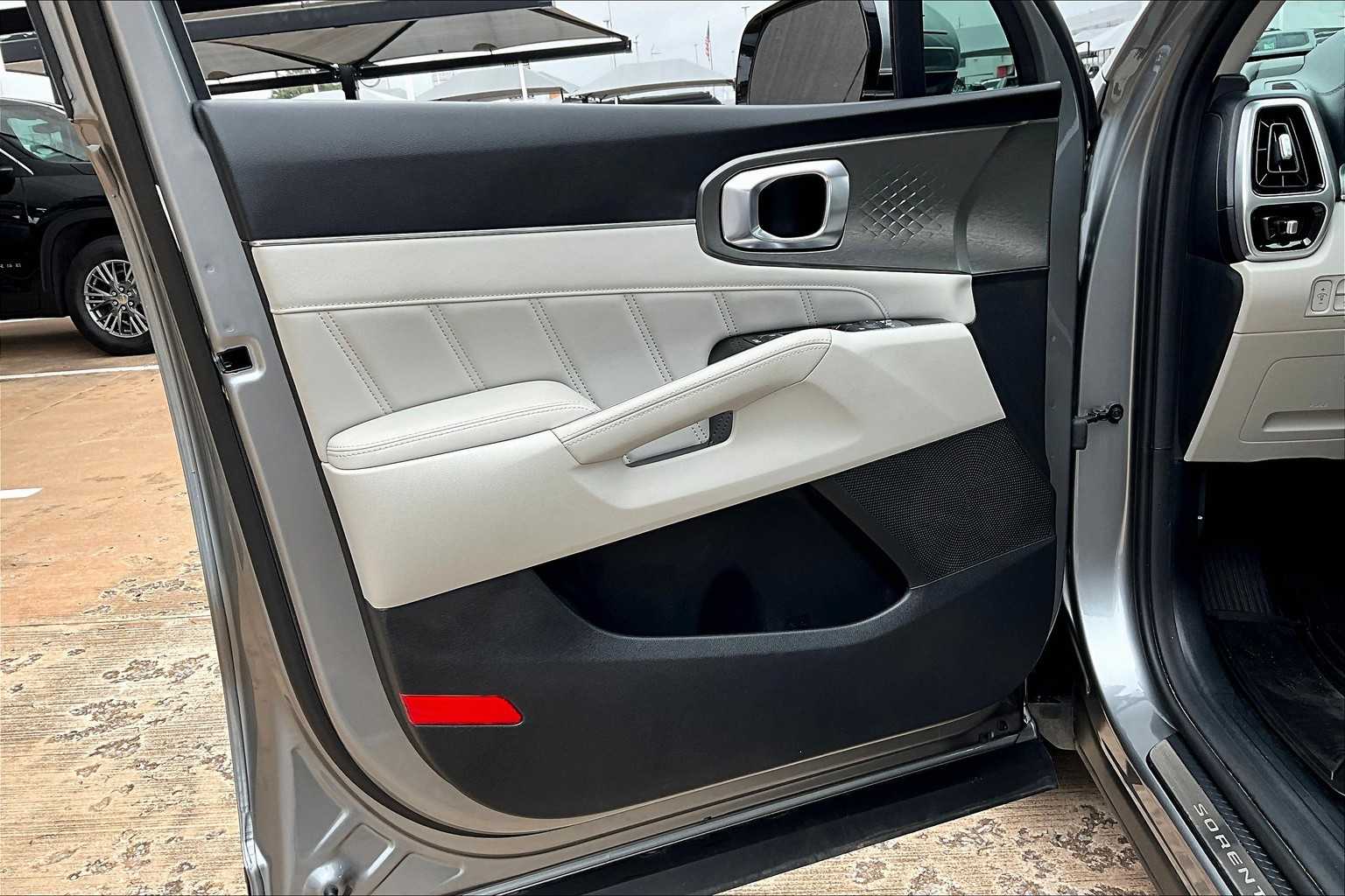2022 Kia Sorento Plug-In Hybrid SX photo 18