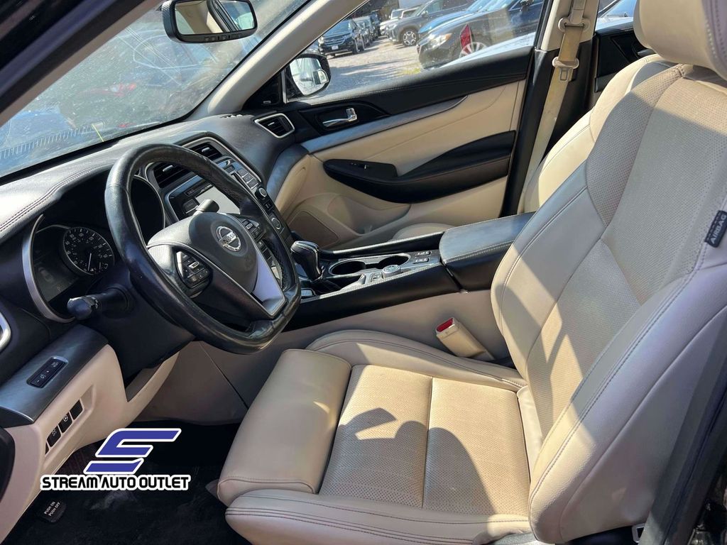2017 Nissan Maxima SL photo 13
