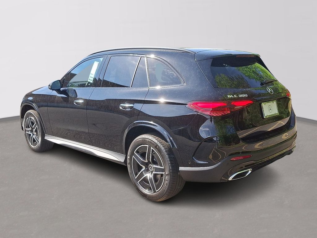 2025 Mercedes Benz GLC 300 4MATIC photo 3