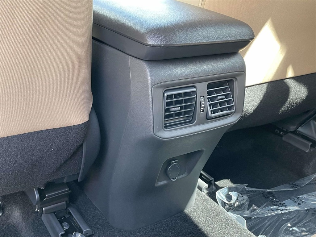 2025 Toyota RAV4 LE photo 9