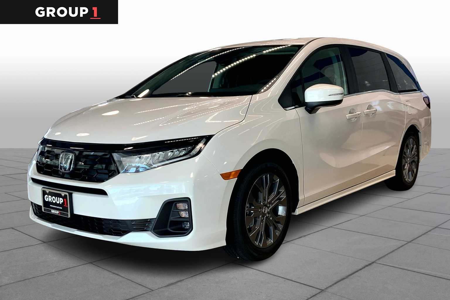 2026 Honda Odyssey Touring's photo