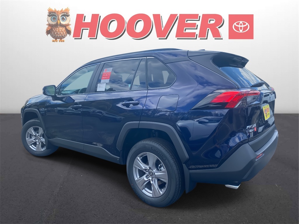 2025 Toyota RAV4 XLE photo 4