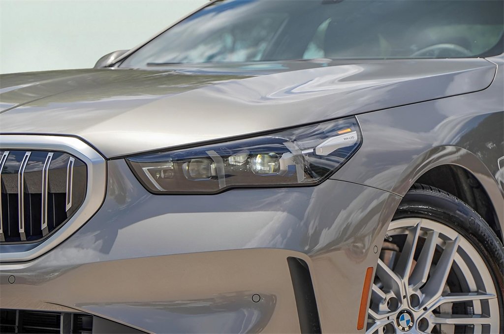2025 Bmw 530i 530i xDrive photo 3