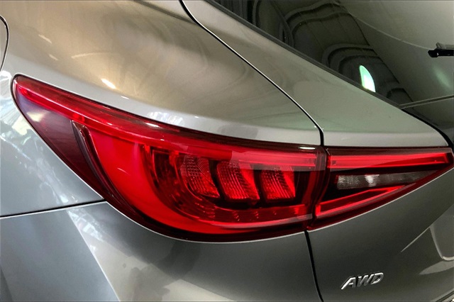 2018 Infiniti QX30 Premium photo 28