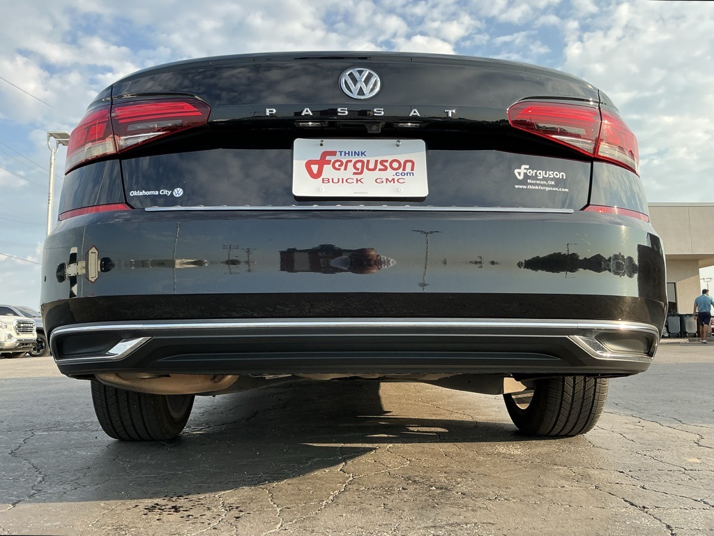 2021 Volkswagen Passat 2.0T SE photo 16