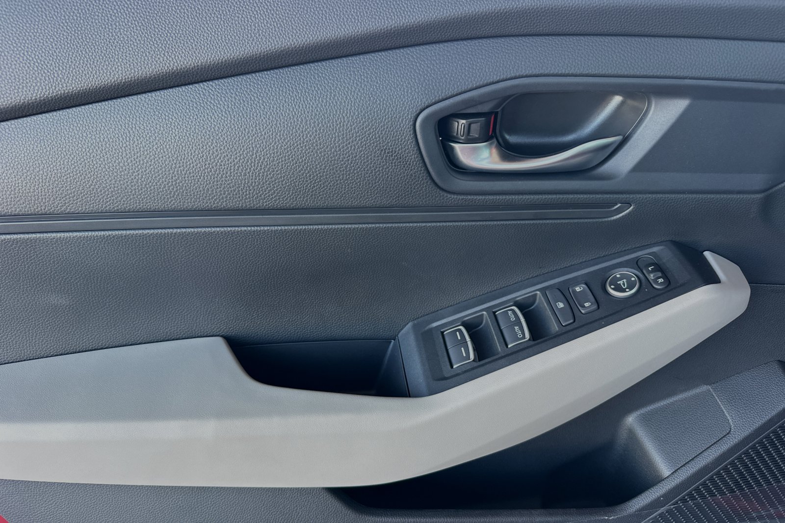 2025 Honda Accord LX photo 10