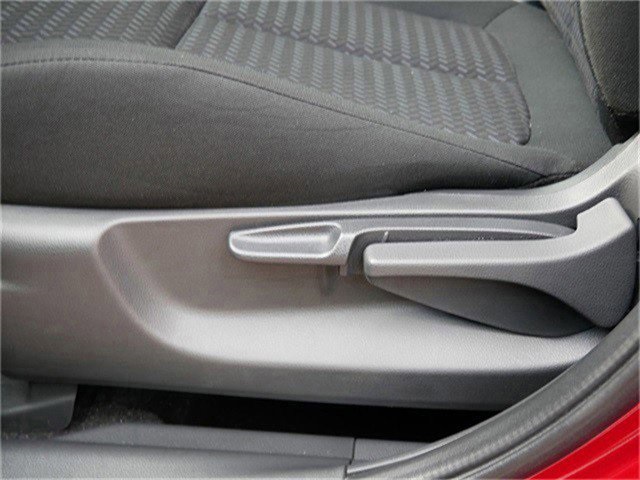 2024 Mitsubishi Eclipse Cross LE photo 16