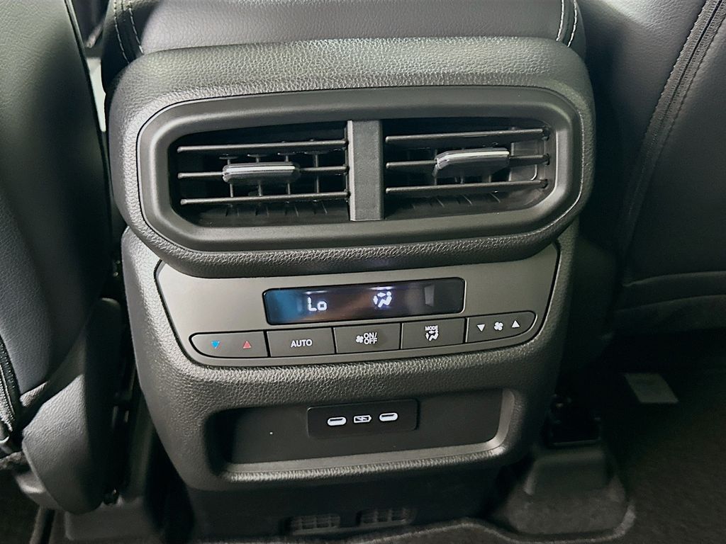 2025 Honda Pilot Touring photo 18
