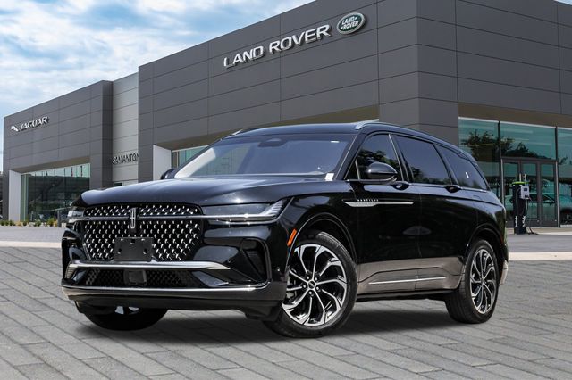 2024 Lincoln Nautilus Reserve's photo