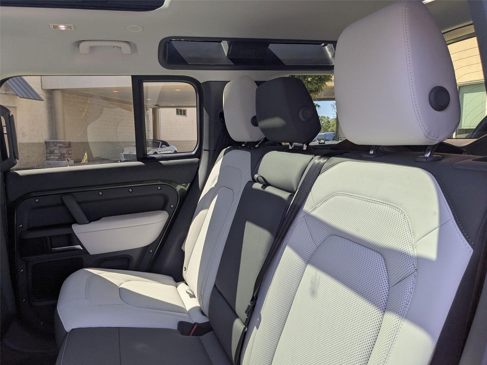 2026 Land Rover Defender 110 S photo 23